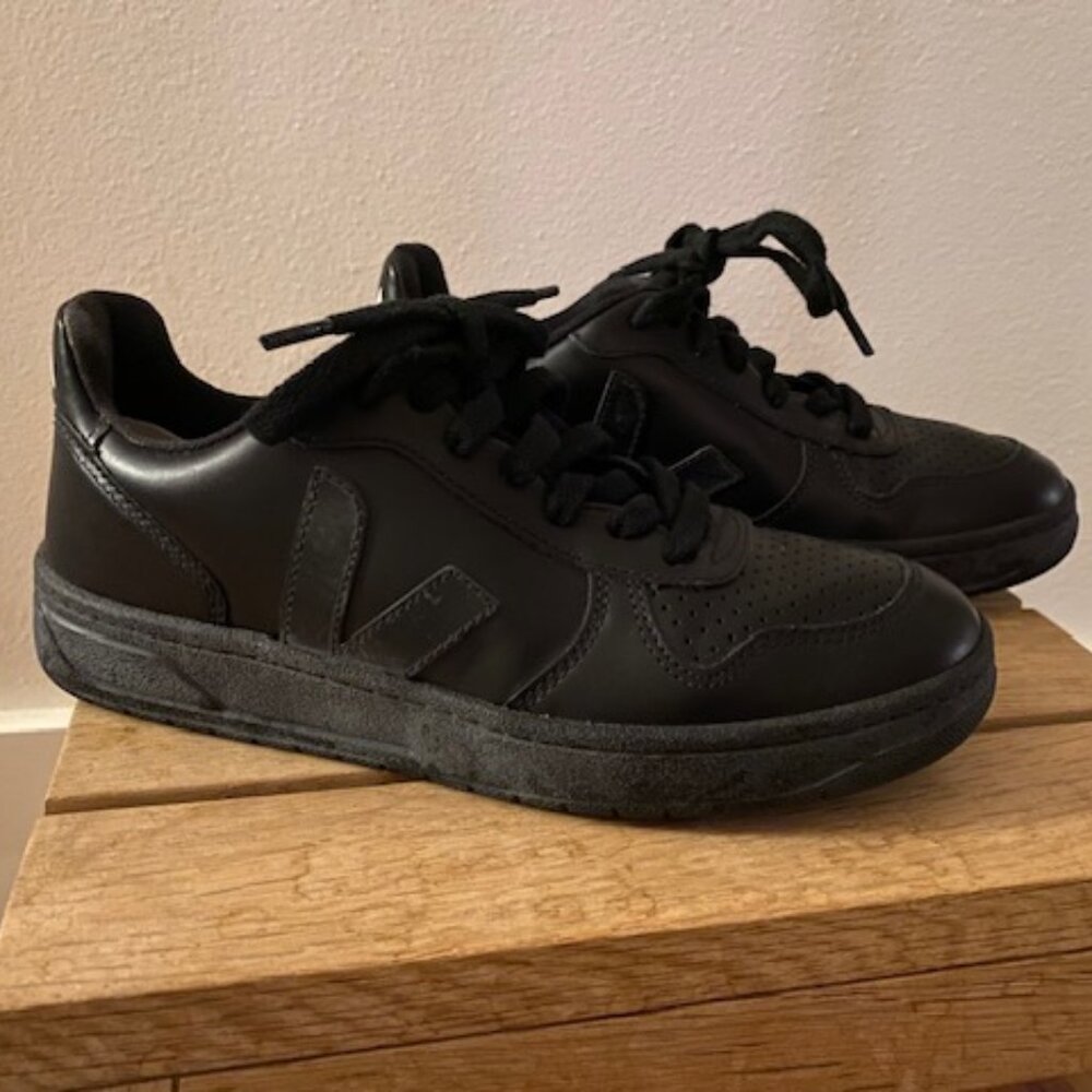 Veja V10 Leather Black Black sneaker streetwear size 36/ US 5 Womens